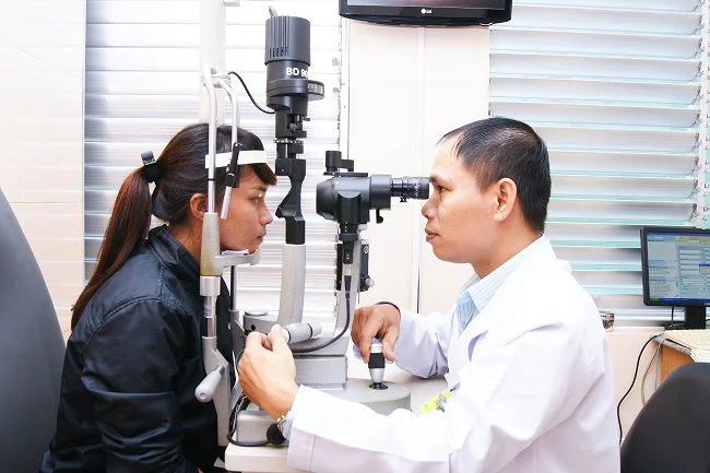 Hành trình khám và điều trị mắt tại Việt Nam – Trọn vẹn từ khi chuẩn bị đến lúc trở về